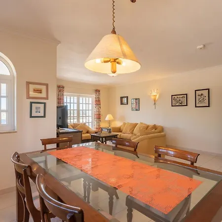 3-bed In 10 Min Drive To The Beach *