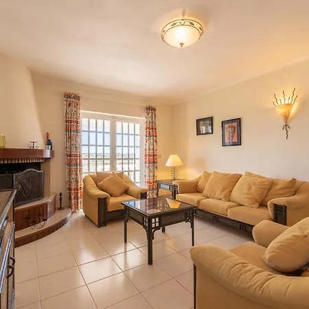 3-bed In 10 Min Drive To The Beach البوفيرا