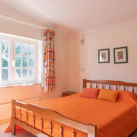 3-bed In 10 Min Drive To The Beach فيلة